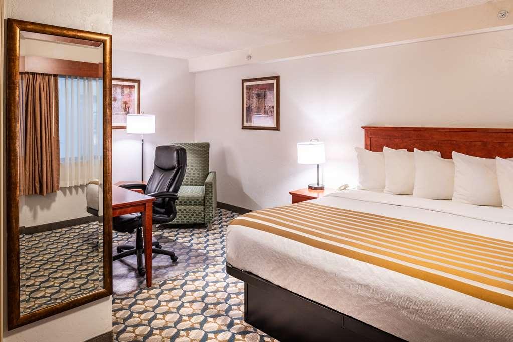 Best Western Vista Inn At The Airport Boise Room photo